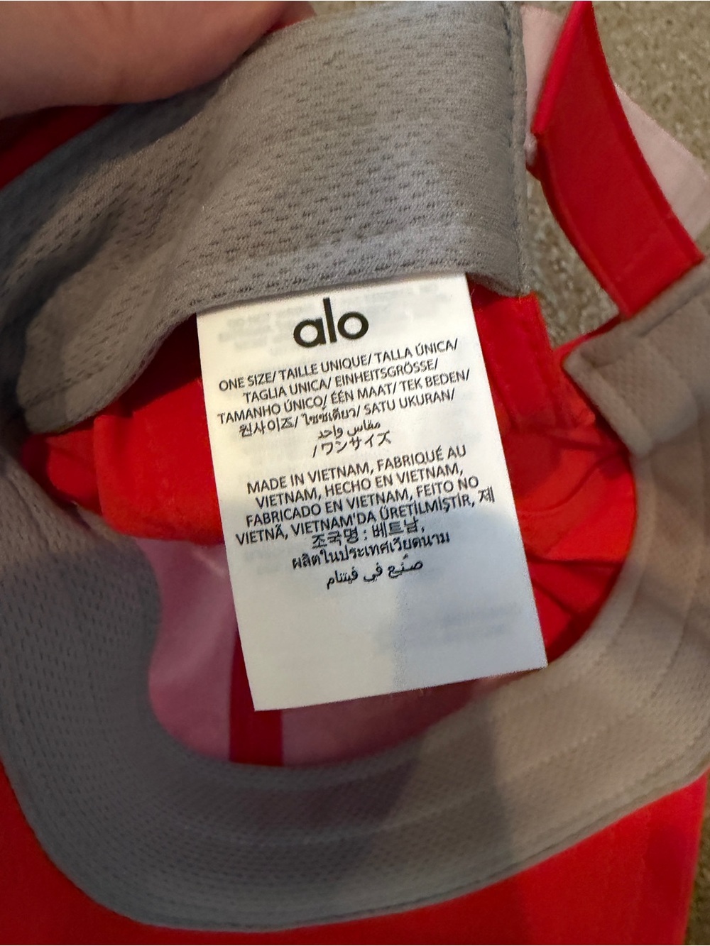 ALO Yoga Red Baseball Cap- never worn - Picture 3 of 3